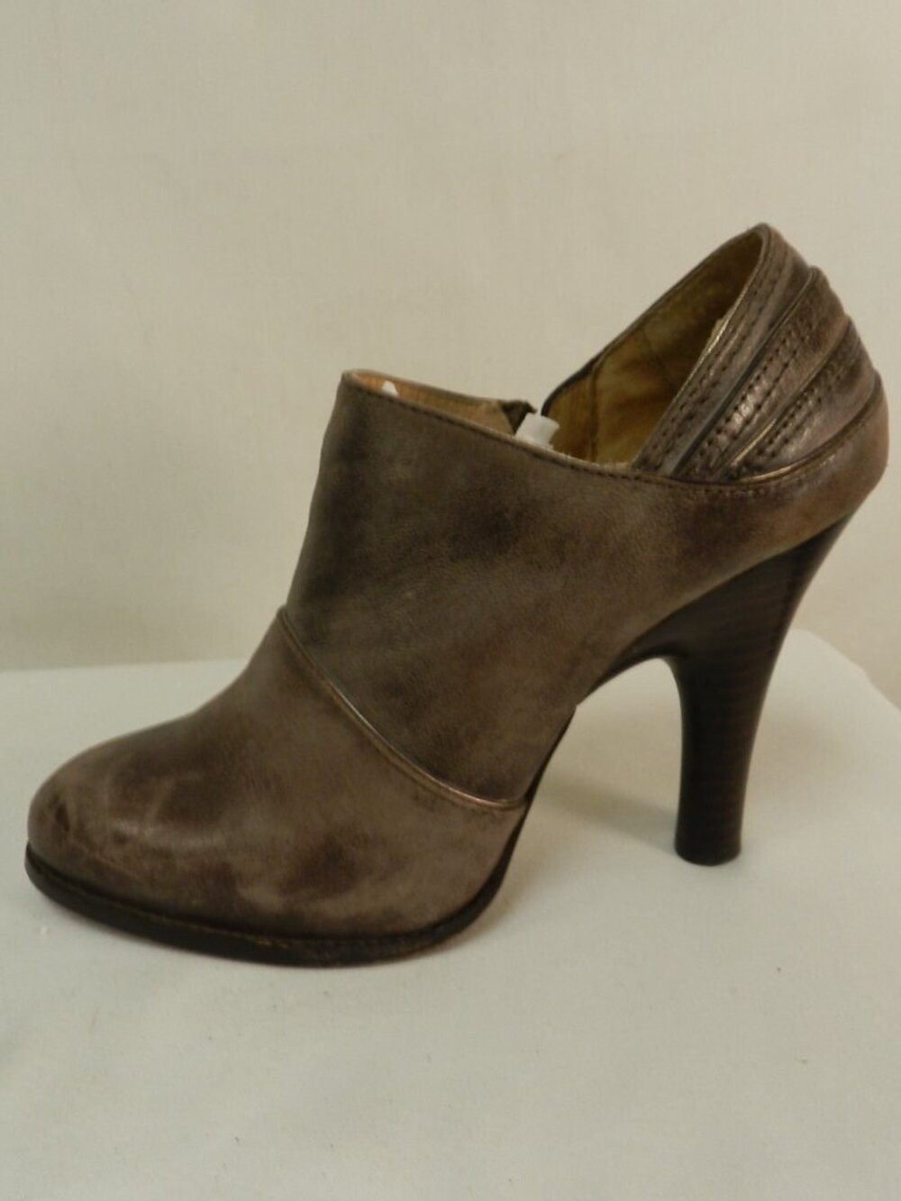 Frye Valerie Pumping Bootie heels pumps heeled taupe zip up ankle Women Size 9